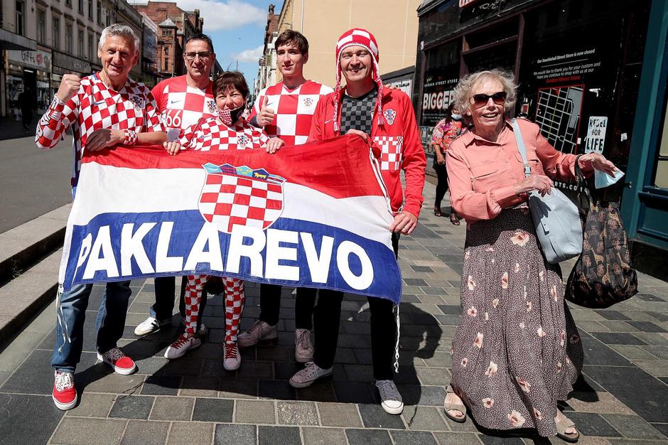 UEFA Europsko prvenstvo 2020, navijači u šetnji gradom prije utakmice Hrvatska - Češka