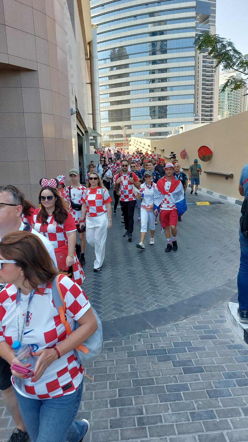 Hrvatski navijači u Dohi uoči utakmice s Japanom