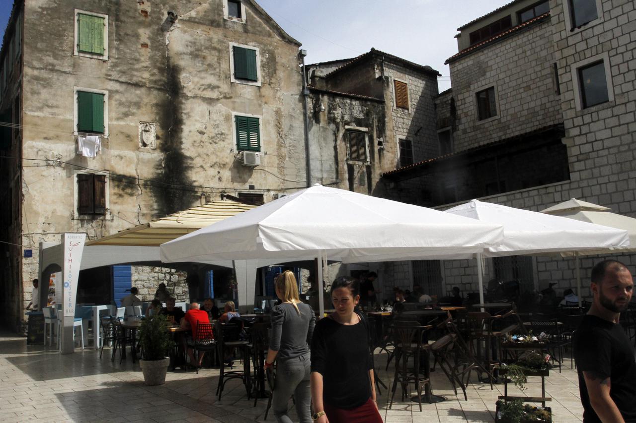 Carrarina poljana,Split