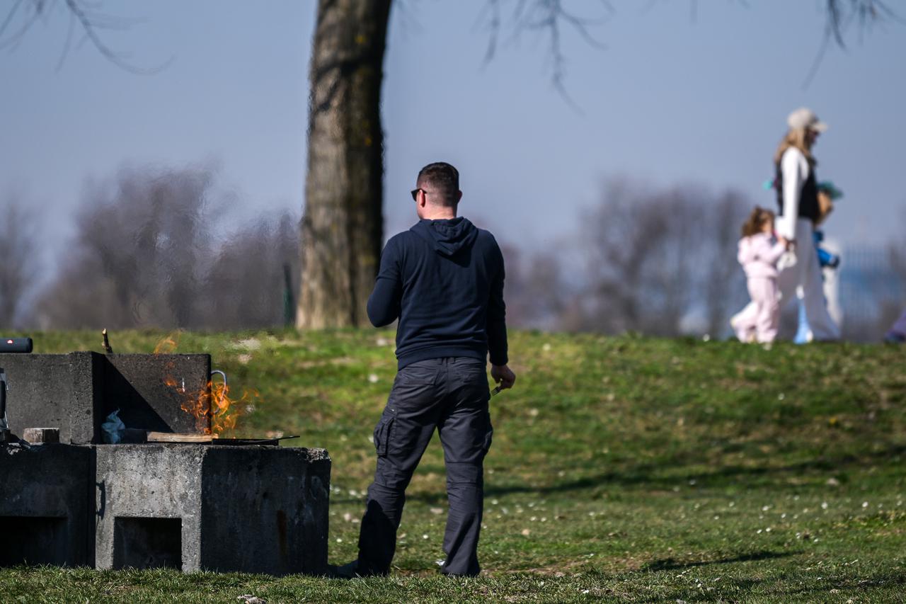 Zagreb: Proljetne temperature na Bundeku 