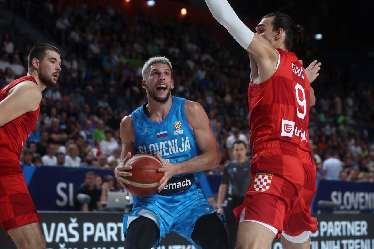 Košarkaši Slovenije svladali su Hrvatsku 94:88 u pripremnoj utakmici za Eurobasket