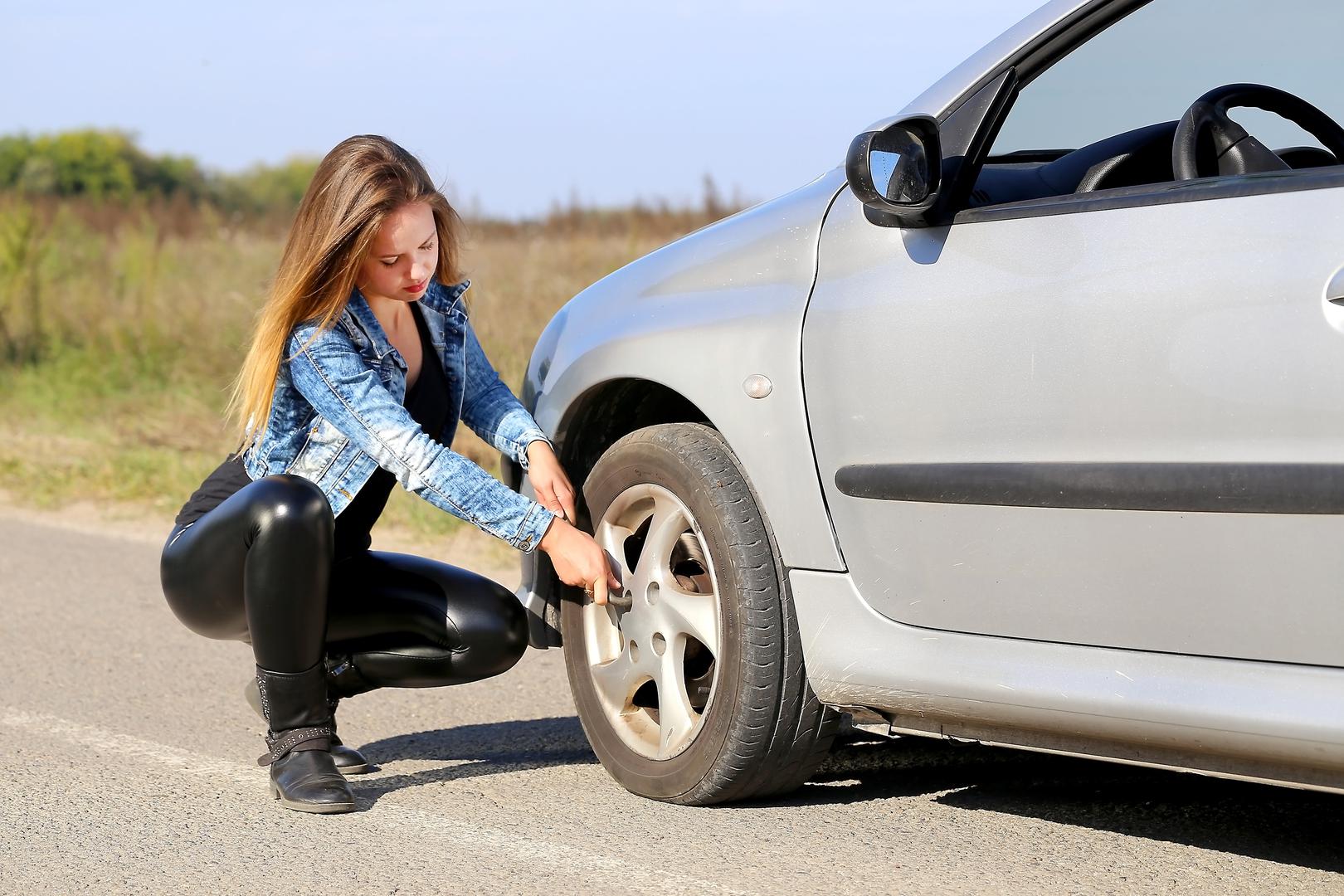 Pri malim brzinama zrak ne stigne naglo napustiti gumu te vozač ima dosta vremena sigurno zaustaviti vozilo