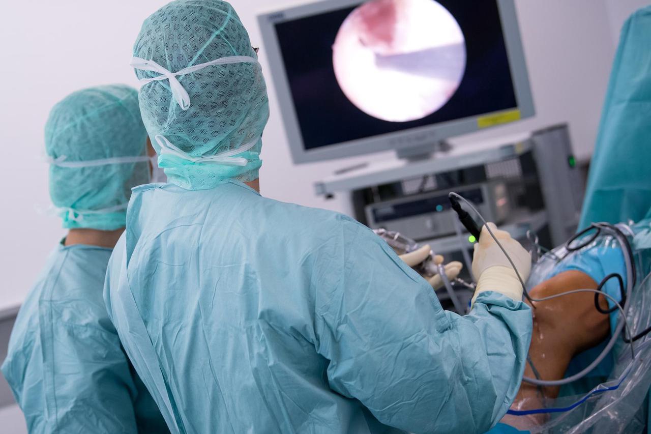 Operacija koljena,  križni ligament