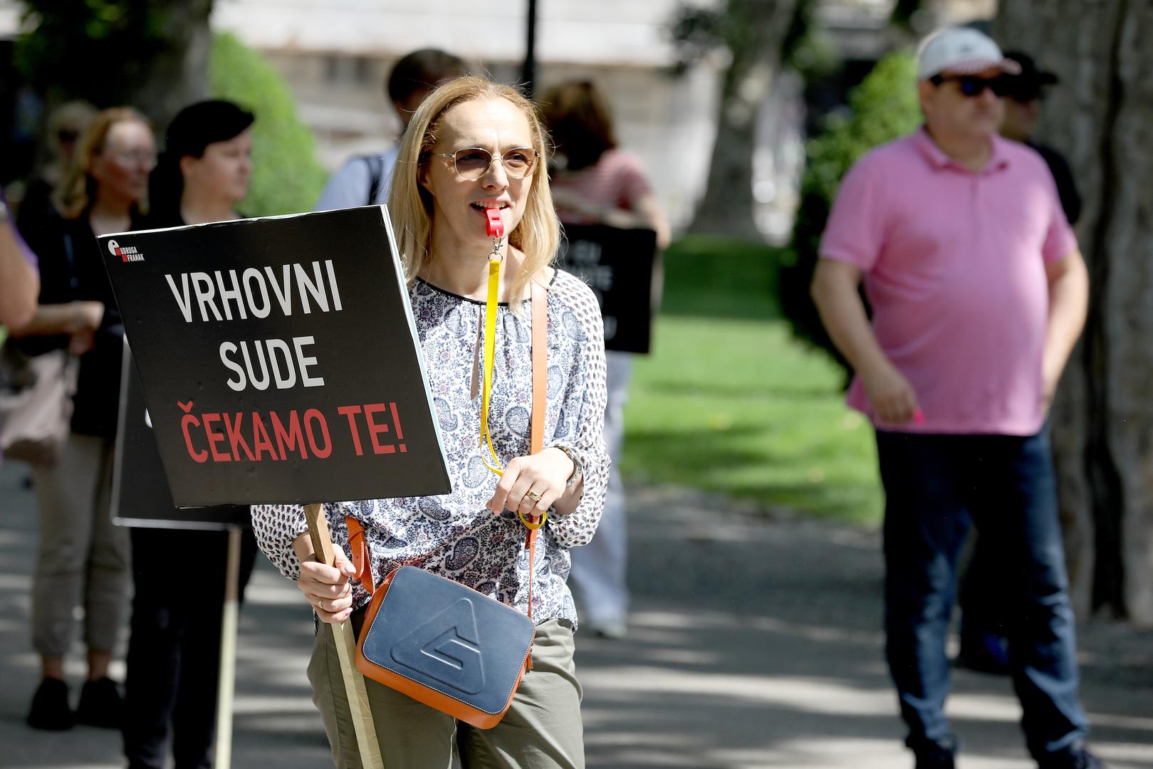 24.05.2022., Zagreb - Udruga Franak odrzala je u parku Zrinjevac prosvjed jer, kako navode, cetiri godine nakon pravomocnosti kolektivne presude u slucaju Franak, jos uvijek na najvisem sudu nije odgovoreno na pitanje nistetnosti ugovora s valutnom klauzulom CHF.  Photo: Patrik Macek/PIXSELL