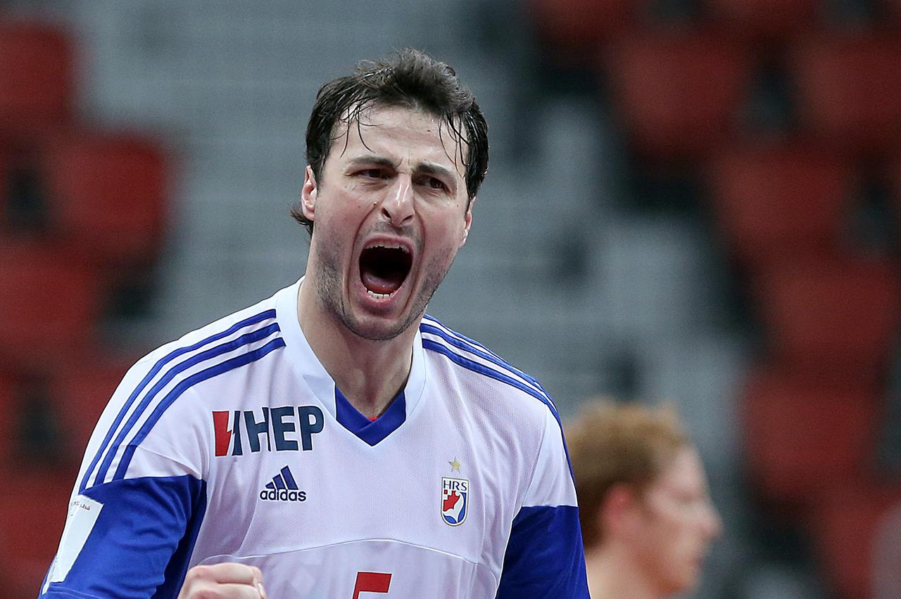 21.01.2015., Duhail Handball Sports Hall, Doha, Katar - 24. svjetsko rukometno prvenstvo, 4. kolo, grupa B, Makedonija- Hrvatska. Domagoj Duvnjak.  Photo: Goran Stanzl/PIXSELL
