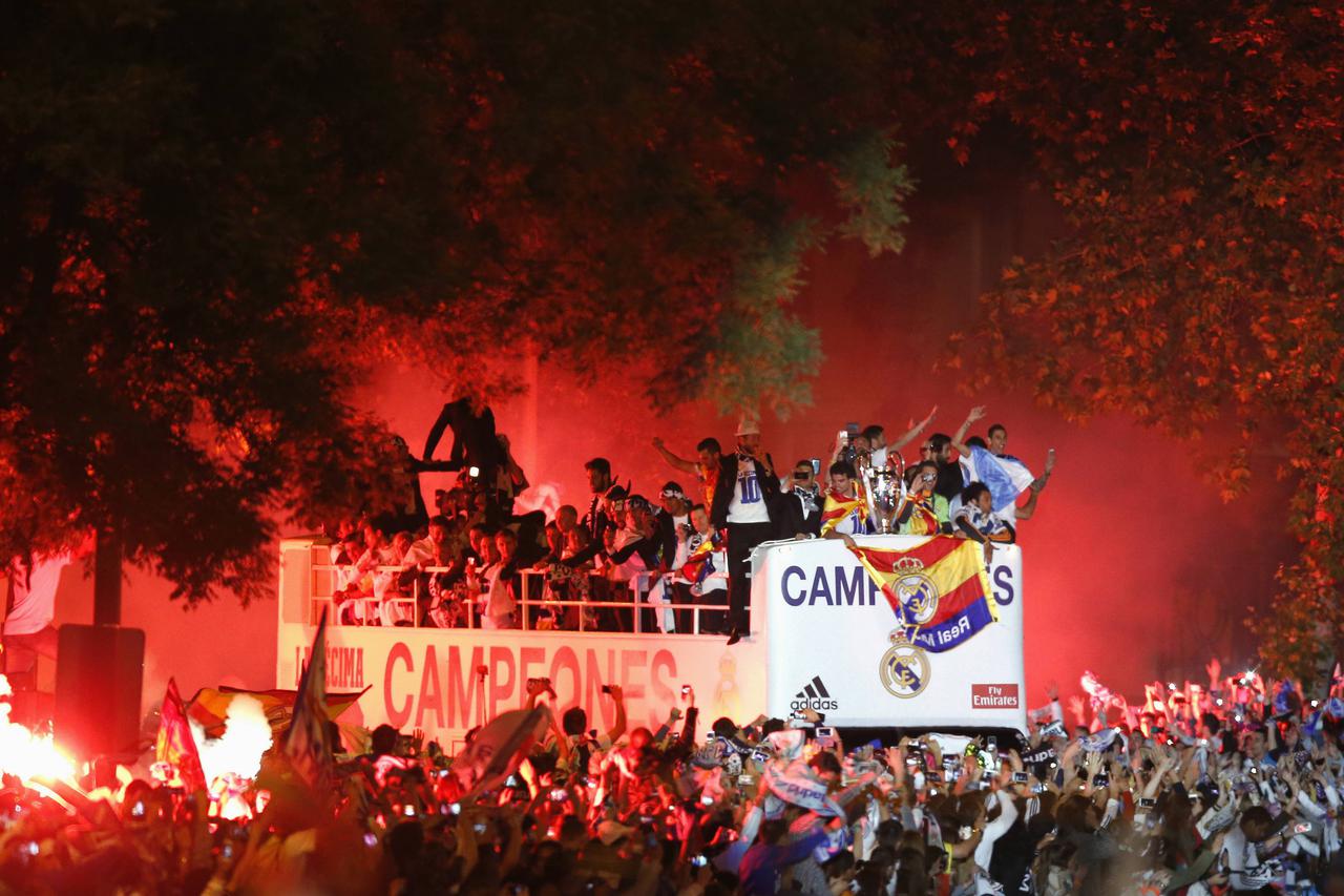 Slavlje igrača Reala u središtu Madrida