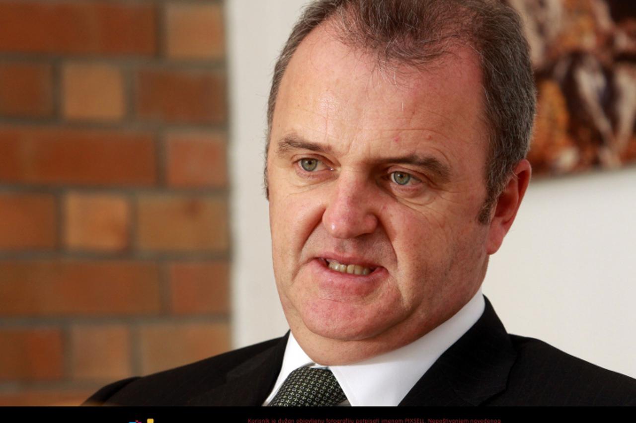 \'09.01.2012., Zagreb - Ministar turizma Veljko Ostojic u svom ministarstvu na Prisavlju. Photo: Zarko Basic/PIXSELL\'