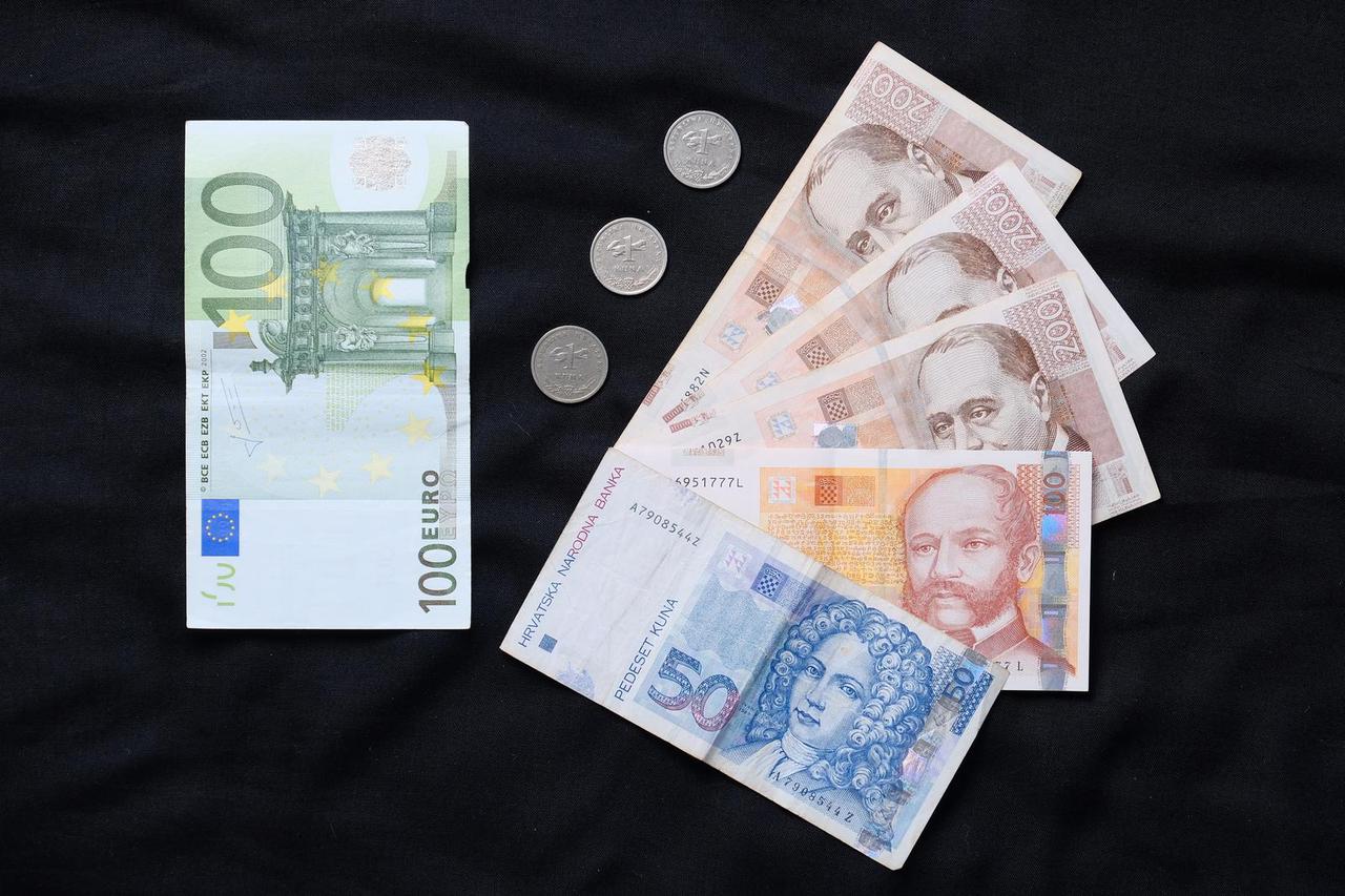 Kuna će biti zamijenjena eurom po fiksnom tečaju konverzije koji iznosi 7,53450 kuna za 1 euro
