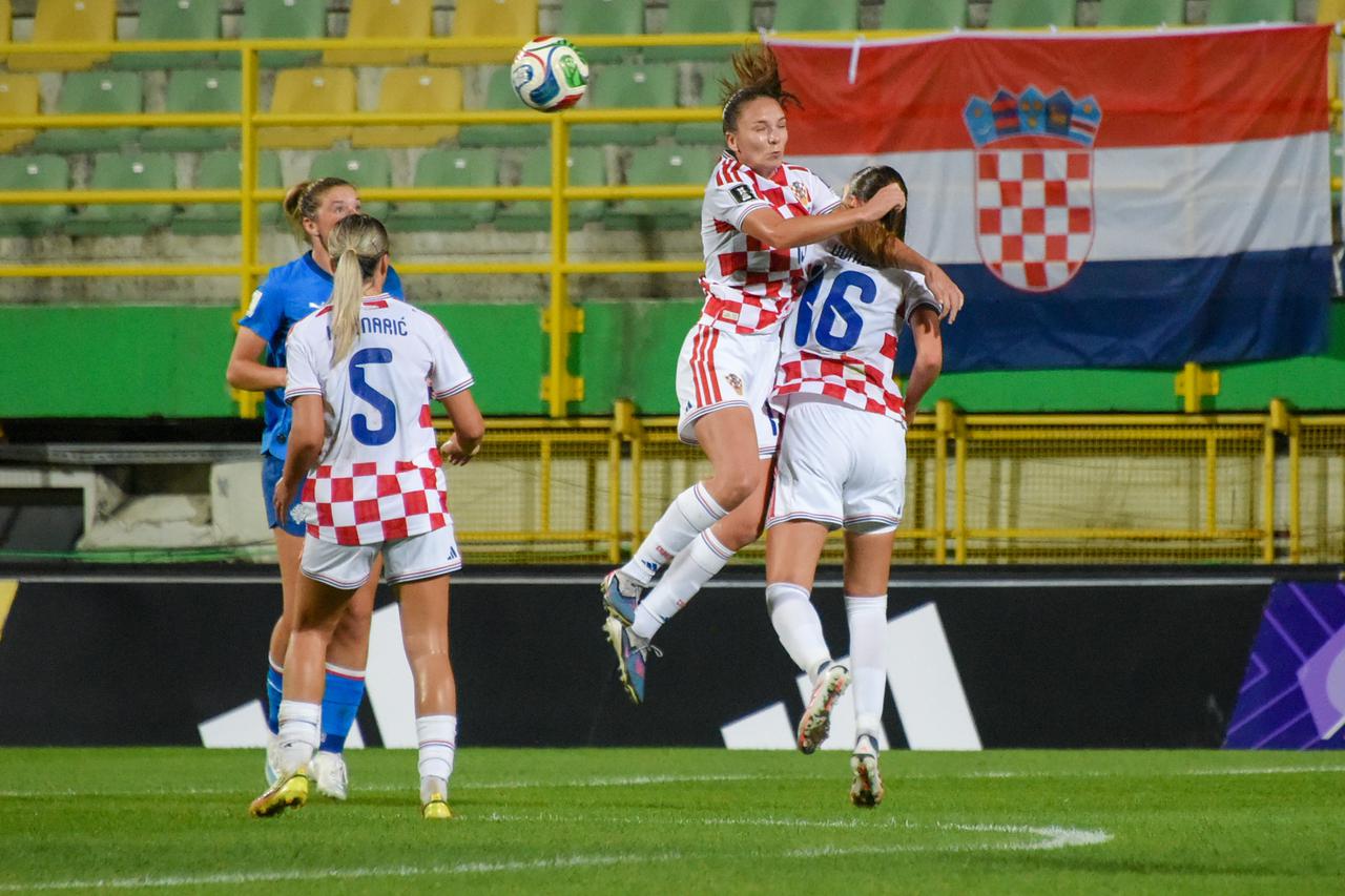 Pula: Prva utakmica dodatnih kvalifikacija za Svjetsko nogometno prvenstvo zena 2027. godine, Hrvatska - Island
