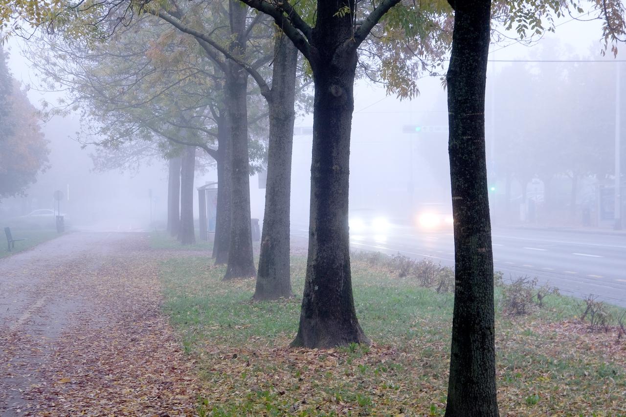 Zagreb: Pospano i maglovito jutro docekalo Zagrepcane prvog dana zimskog racunanja vremena