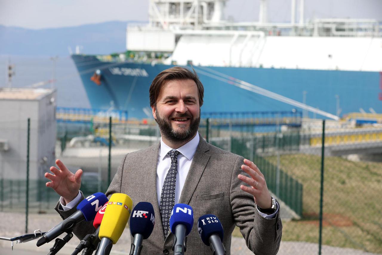 Tomislav Ćorić i Jernej Vrtovec posjetili su LNG terminal u Omišlju