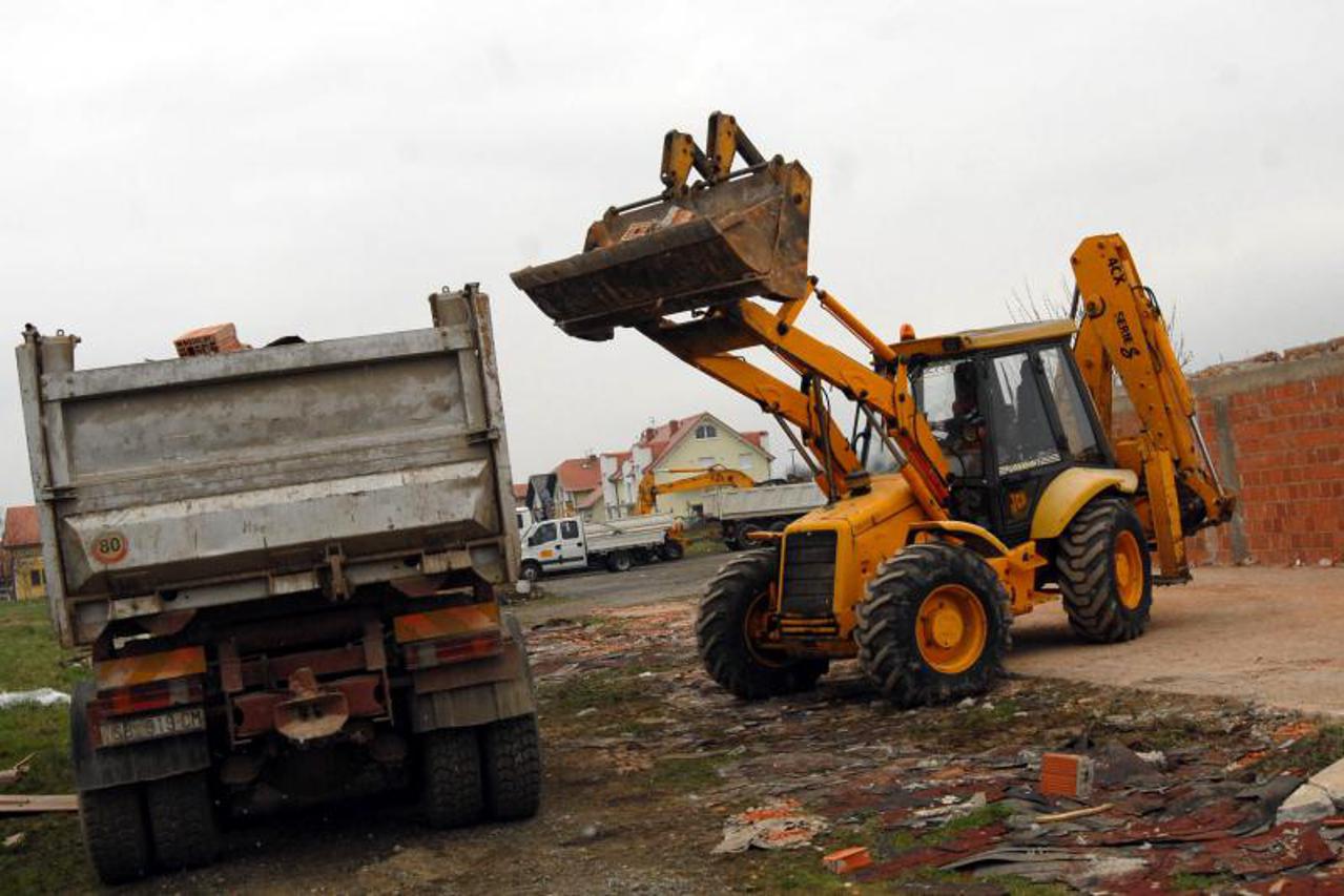 bespravna granja, rušenje (1)
