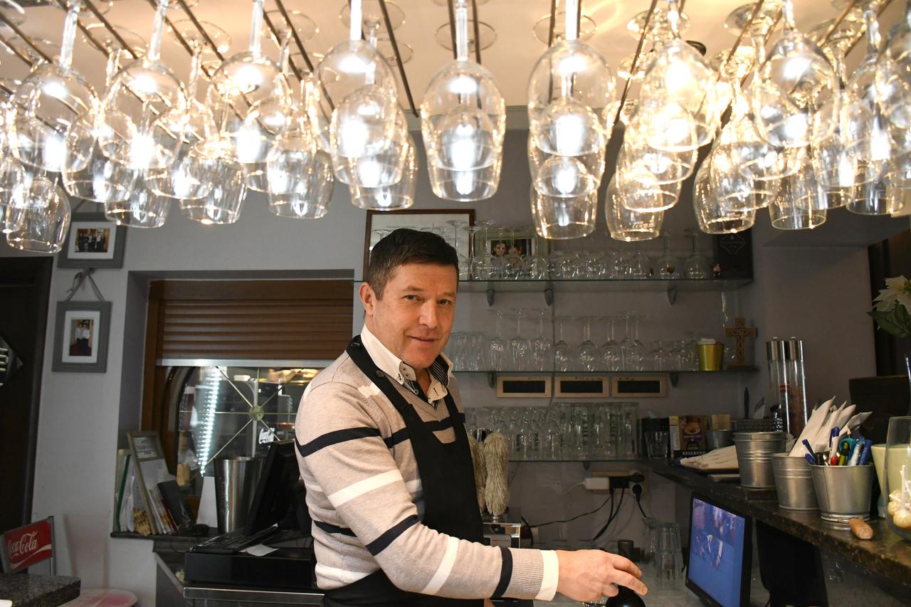 Bjelovar: Zvjezdan Ljubobratović danas radi kao glavni konobar u Konobi Roko