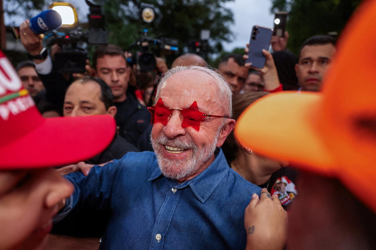 storyeditor/2026-10-26/2026-10-25T220534Z_34599975_RC2KAOAZJ6YN_RTRMADP_3_BRAZIL-ELECTION.JPG