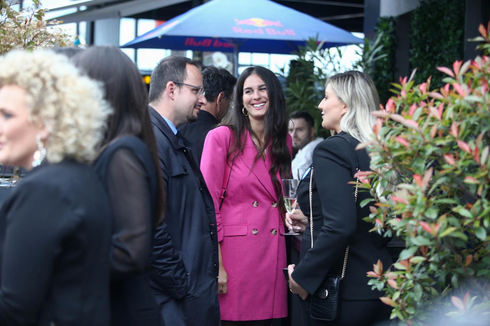 13.05.2021., Zagreb - U restoranu Rooftop Lateral u Strojarskoj 20 odrzan je prvi pilot projekt - vecera bez epidemioloskih mjera, u organizaciji Nezavisne udruge ugostitelja u suradnji s Nacionalnim stozerom civilne zastite RH i Hrvatski zavodom za javno zdravstvo. Photo: Matija Habljak/PIXSELL