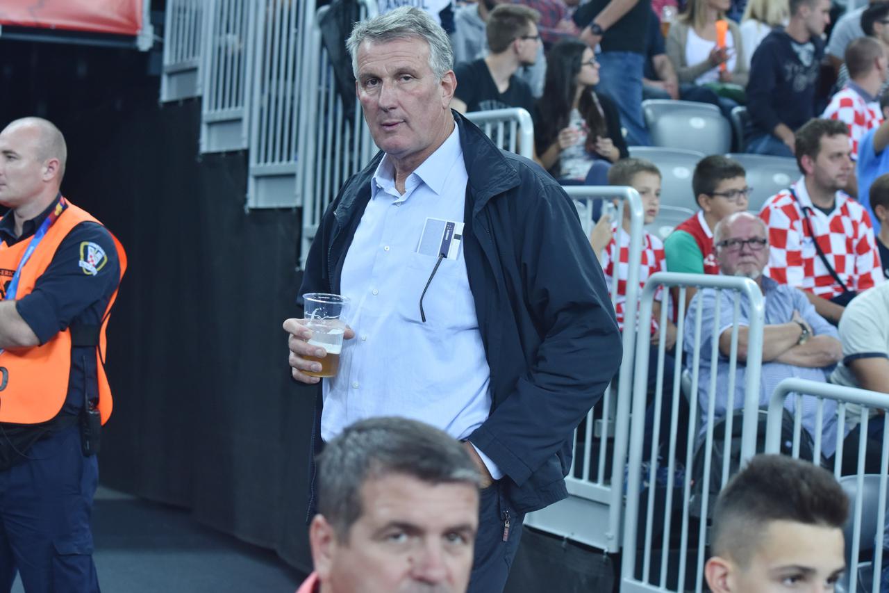 Ovo srebro, ovaj finale hrvatski su nogometaši igrali za Hrvatsku, za svoj hrvatski narod, a ne za hrvatsku državu, rekao je legendarni splitski sportaš Željko Jerkov, današnji predsjednik Kluba hrvatskih olimpijaca.