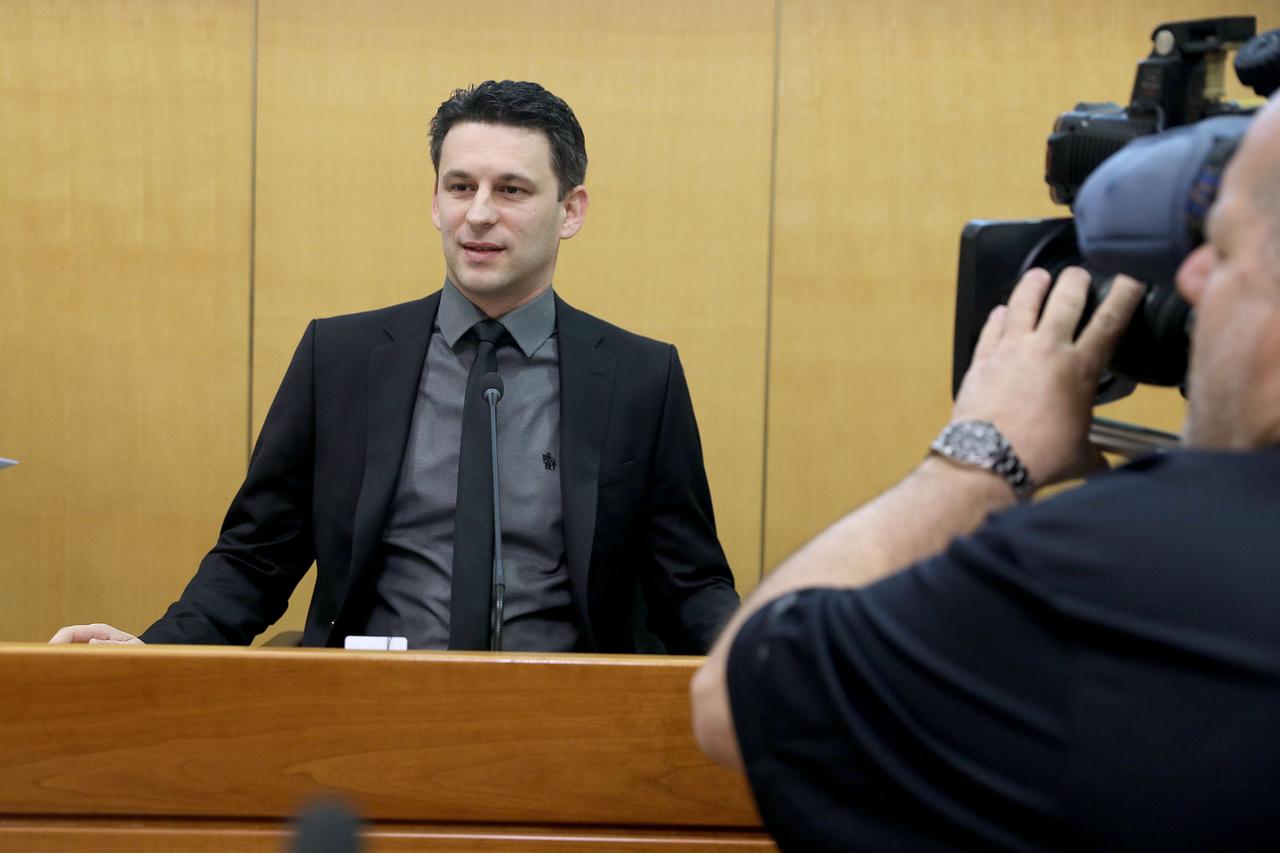 Petrova na prijavu motivirala Solovjevljeva izjava o lažiranim financijama