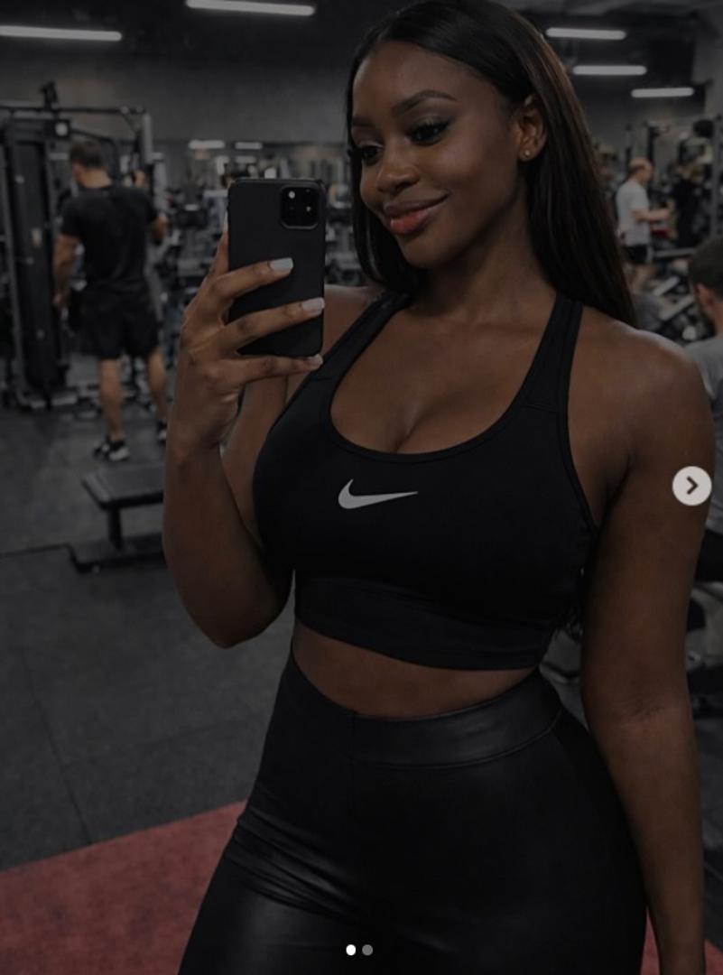 Navijači diljem svijeta uzdišu za njom i ostavljaju joj pozitivne komentare.