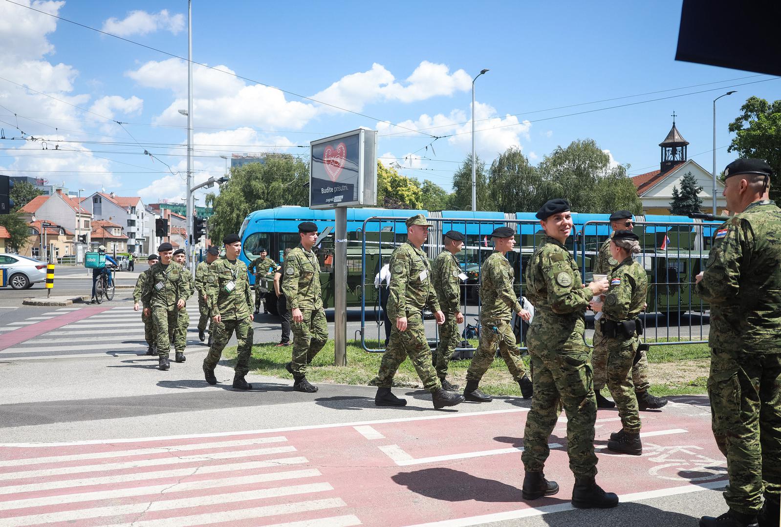 31.07.2025., Zagreb - Izlazak vozila mehaniziranog i motoriziranog postroja mimohoda iz vojarne "1. gardijske brigade Tigrovi - Croatia". Pripadnici HV dolaze na početnu točku odakle ce krenuti vojni mimohod. Photo: Mia Slafhauser/PIXSELL