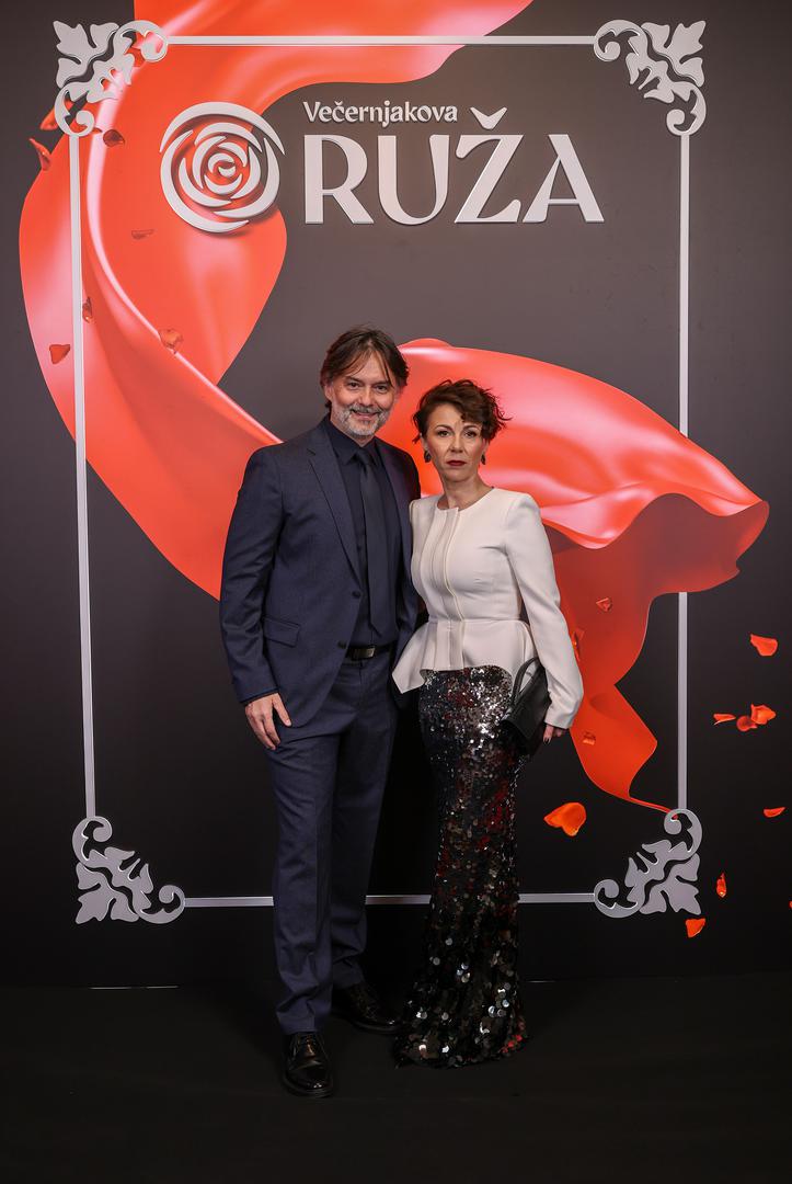 Direktor i glavni urednik Večernjeg lista Dražen Klarić s izvršnom direktoricom Večernjeg lista Ivanom Krajinović.

