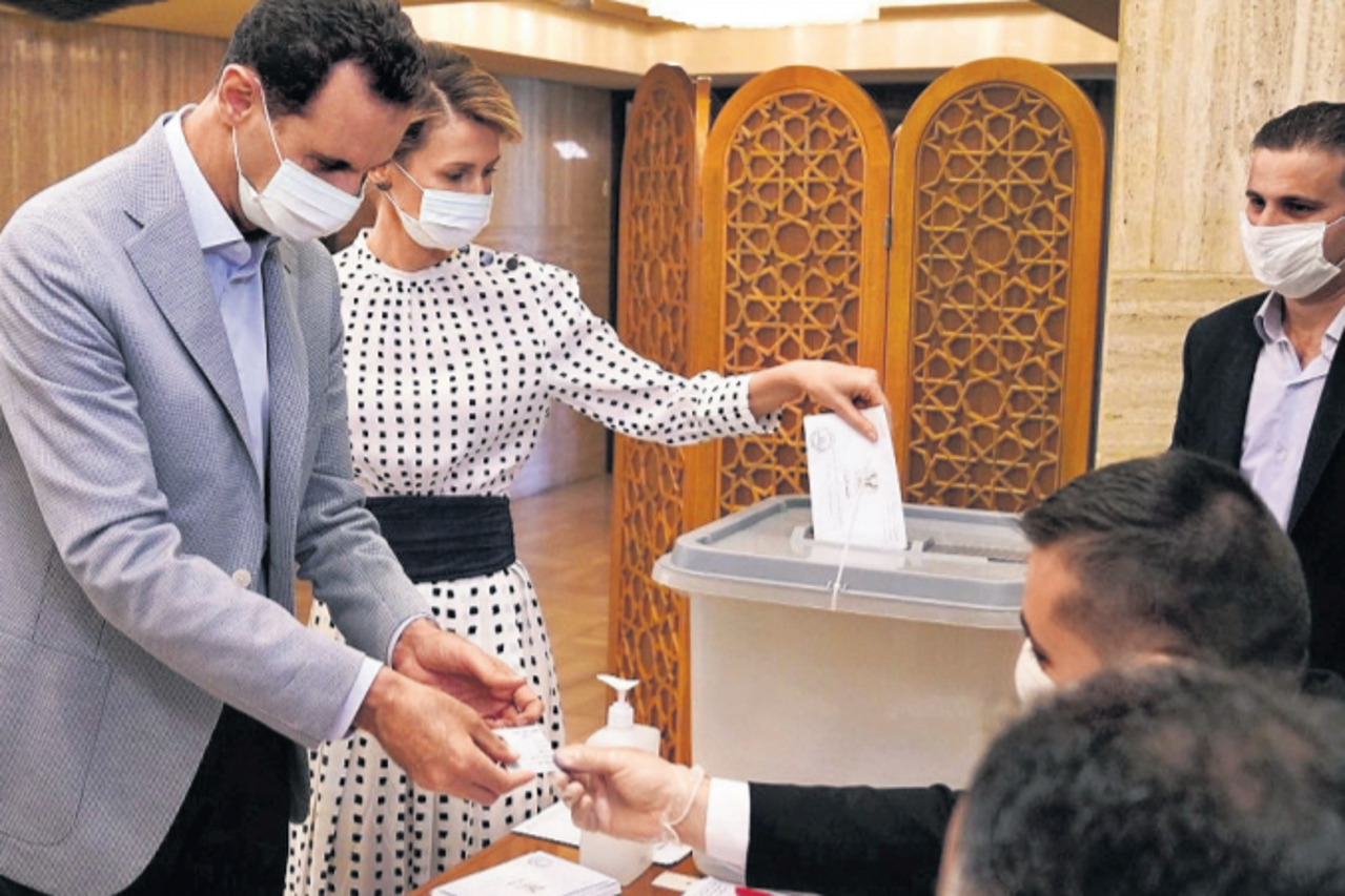 Bashar al Assad i prva dama Asma glasali su u Damasku uz stroge mjere zaštite od koronavirusa