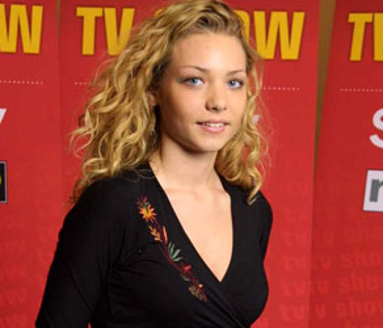 Anja Alavanja i Monika Kravić svoju televizijsku karijeru počele su zahvaljujući Story Super Nova showu. 