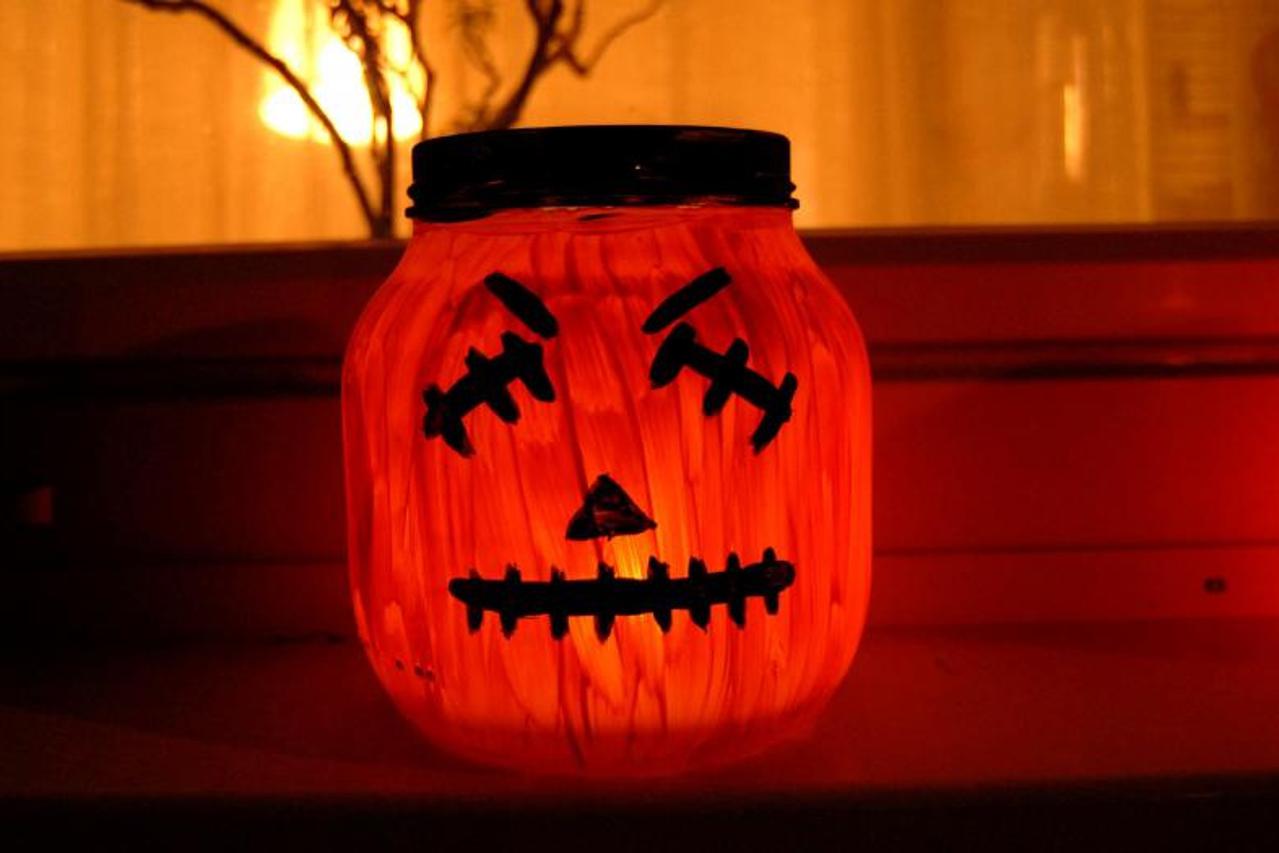 Noć vještica,večera,obitelj Lutz