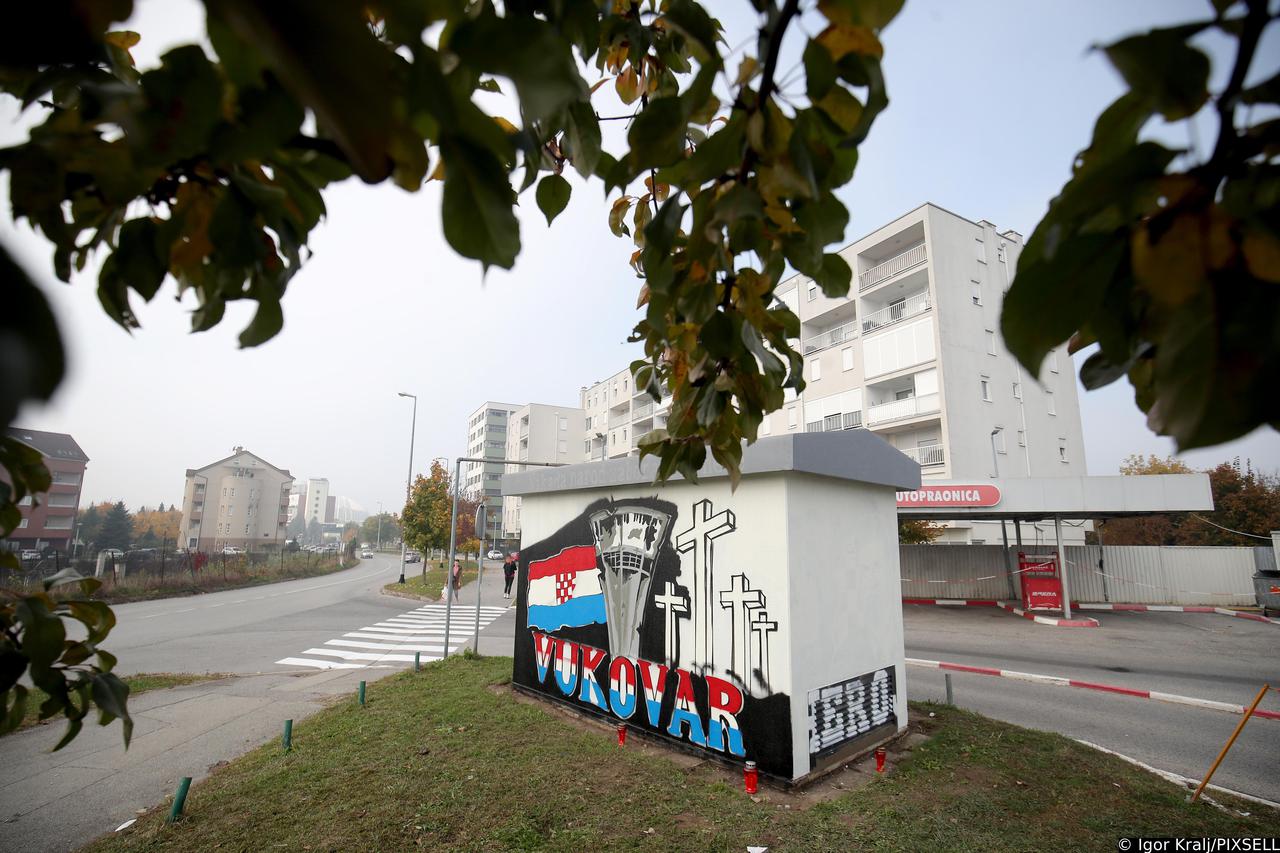 Zagreb: Trafostanica na Laništu s koje su uklonjeni murali