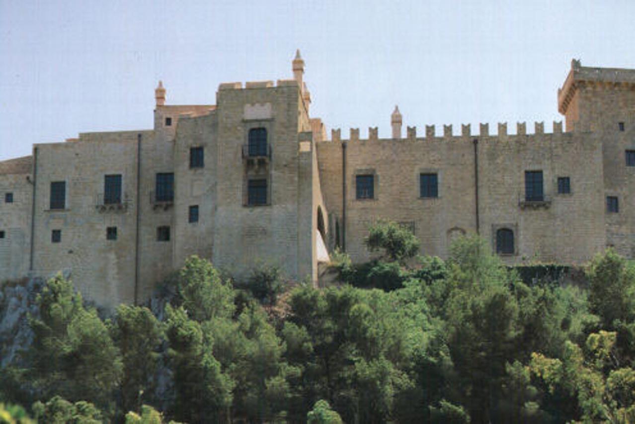 dvorac Carini