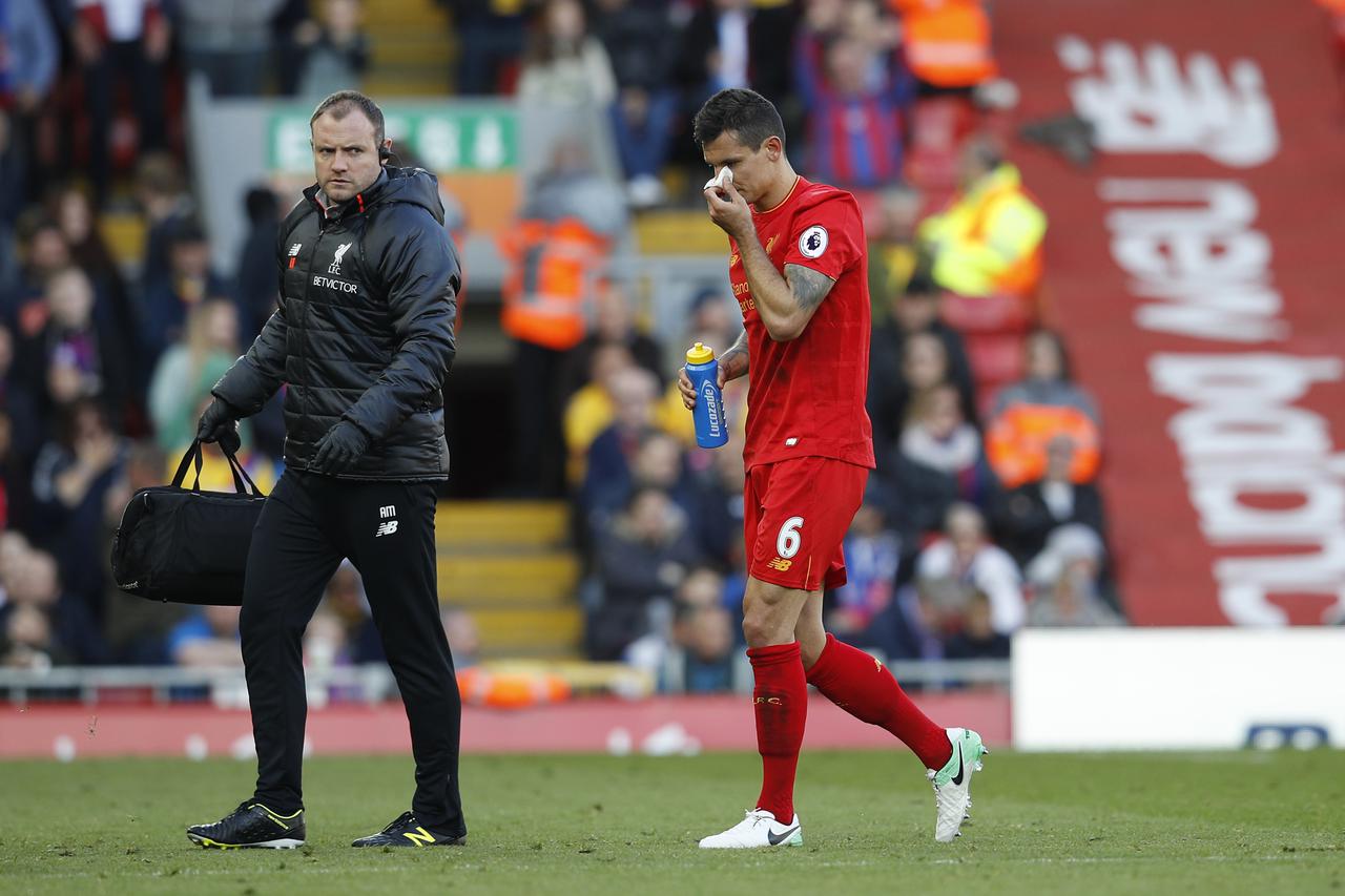 Britain Football Soccer - Liverpool v Crystal Palace - Premier League - Anfield - 23/4/17 Liverpool's Dejan Lovren goes off injured Reuters / Phil Noble Livepic EDITORIAL USE ONLY. No use with unauthorized audio, video, data, fixture lists, club/league lo