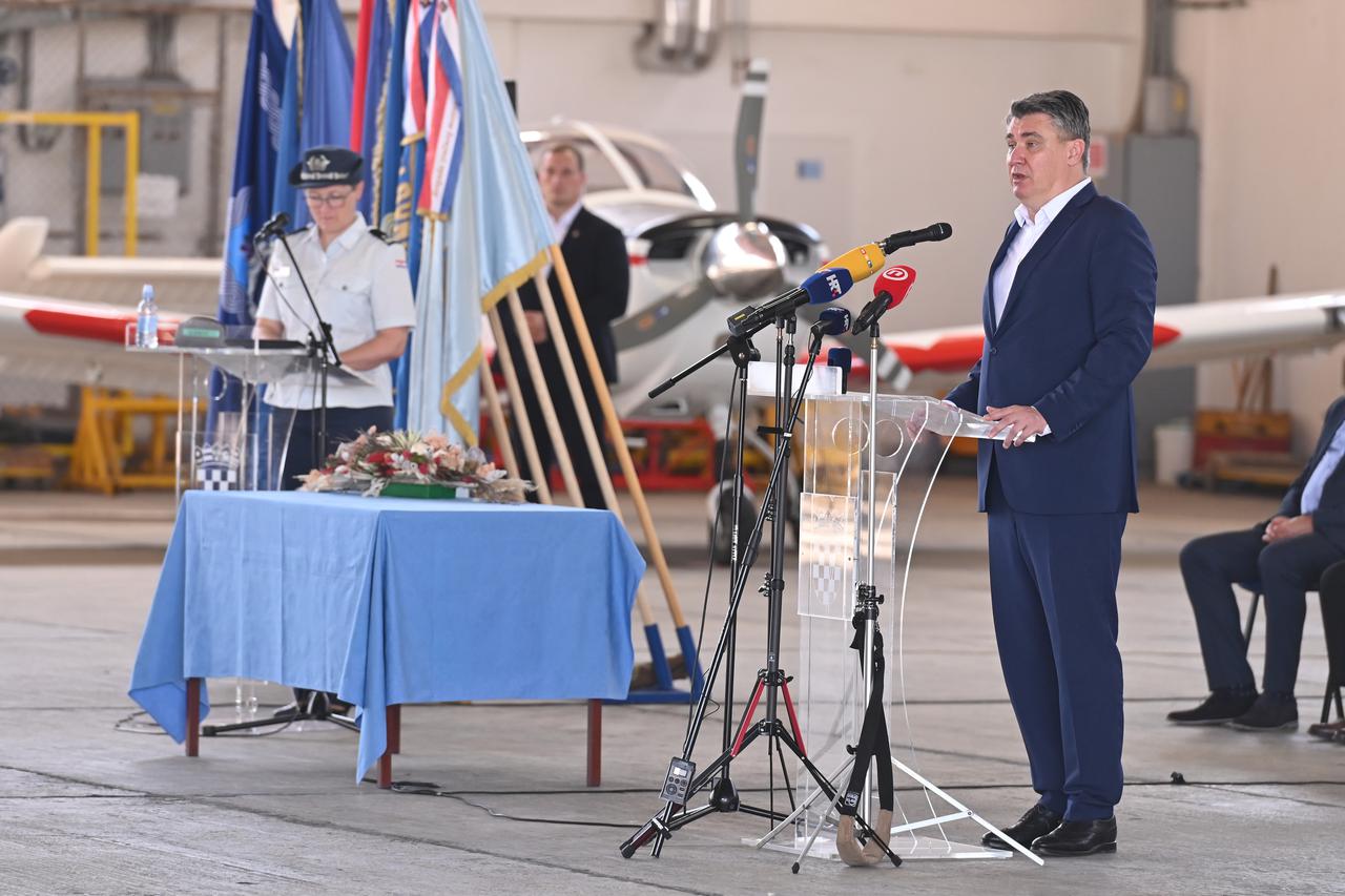 Predsjednik Zoran Milanović sudjelovao je na dodjeli diploma sedmorici pilota HRZ-a