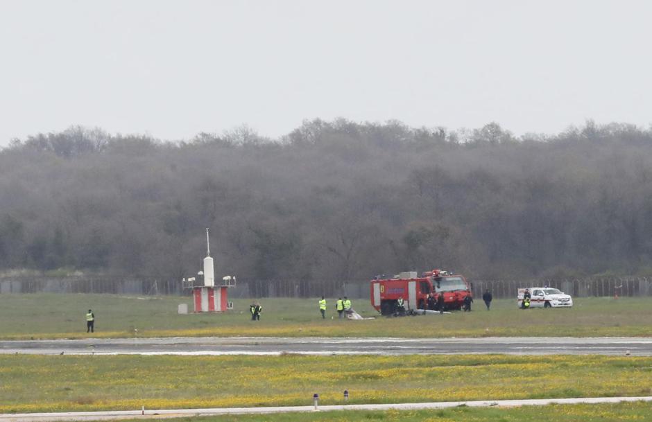 U Puli pao mali avion, dvoje ljudi poginulo