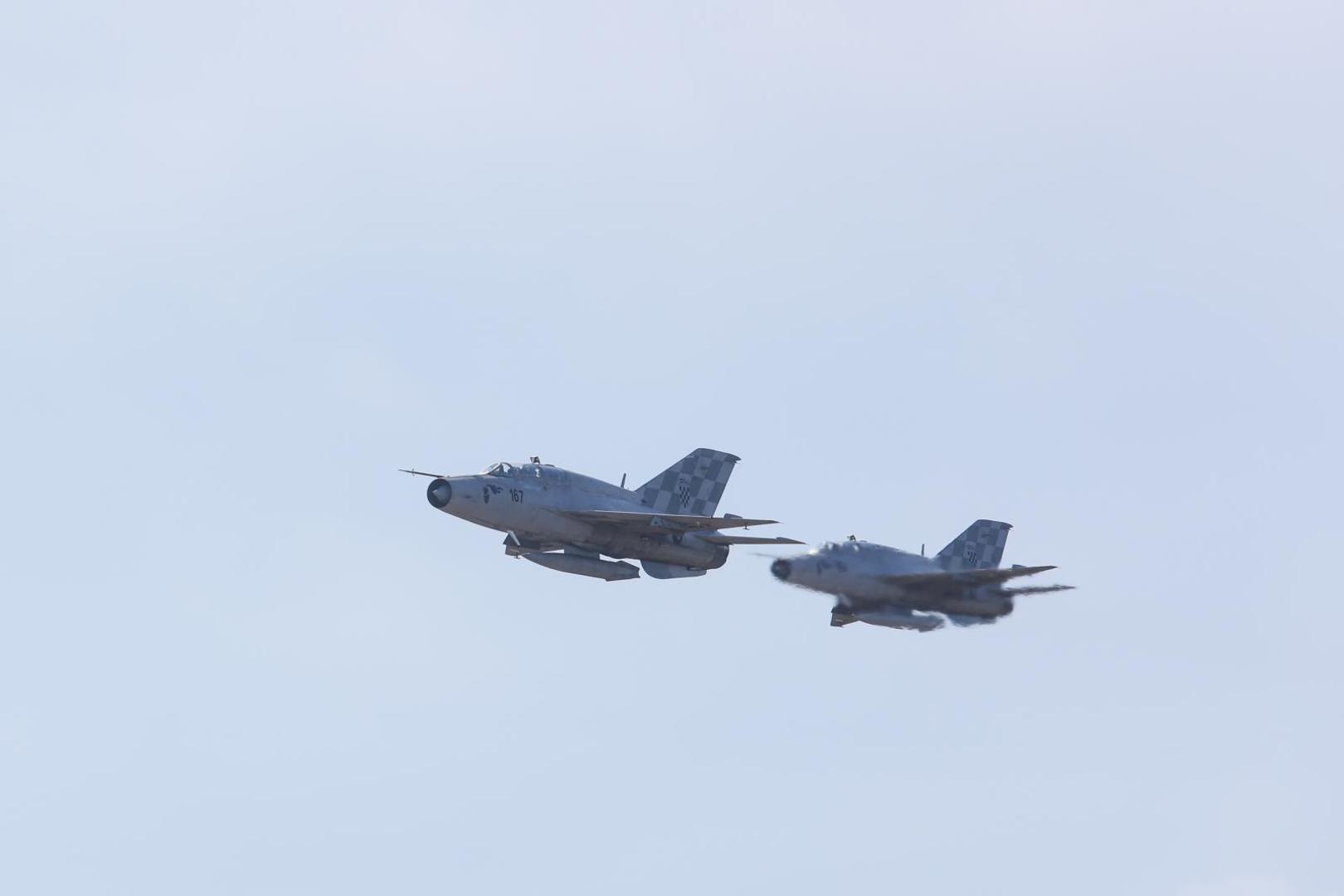 05.08.2021., Knin - Svecani program na tvrdjavi povodom Dana pobjede i domovinske zahvalnosti te Dana hrvatskih branitelja i podizanje zastave Republike Hrvatske na kninskoj tvrdjavi, citanje imena poginulih i nestalih pripadnika u Oluji, minuta sutnje za pale branitelje. Photo: Marko Dimic/PIXSELL