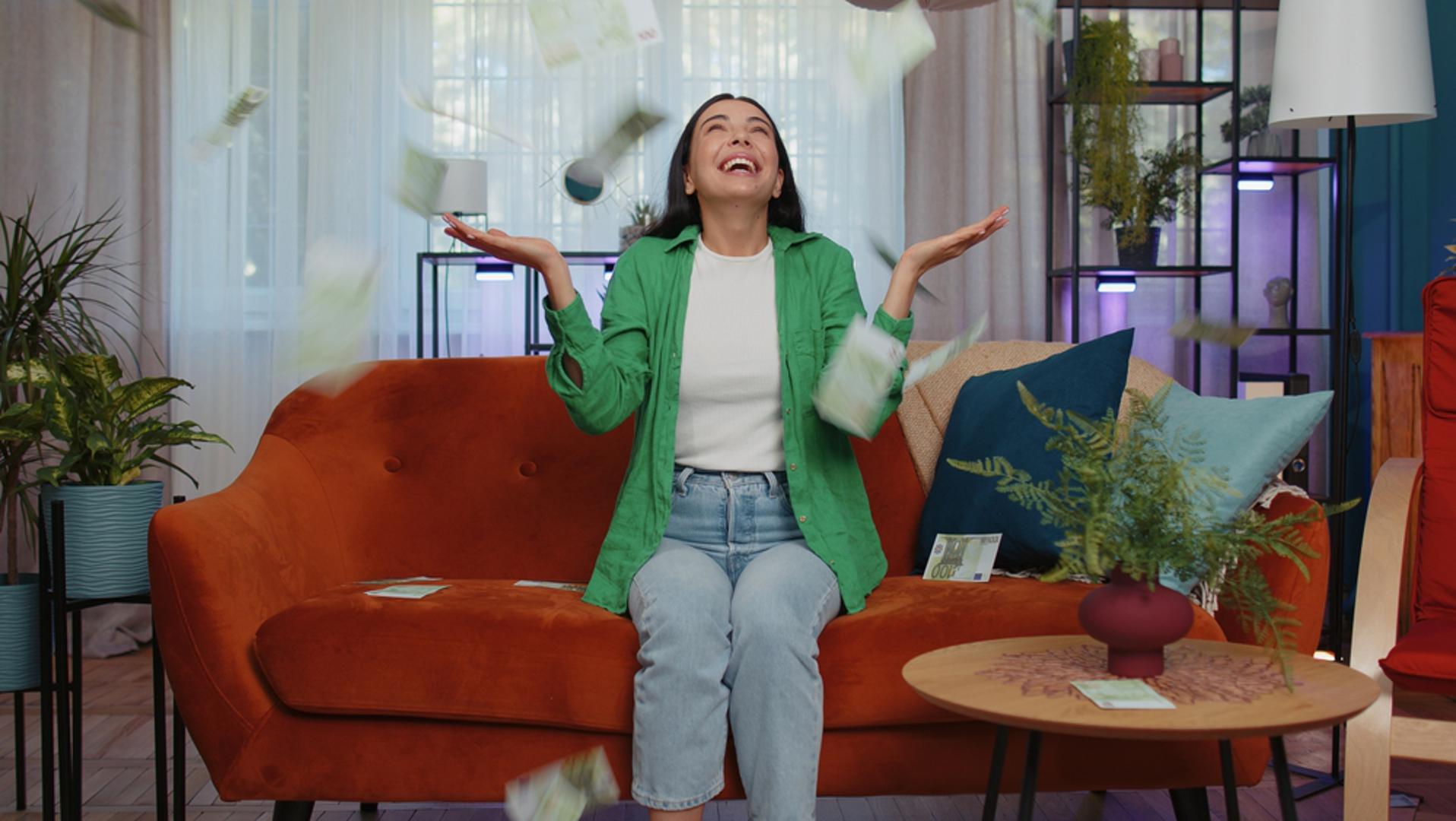 Pred nama je mjesec koji astrolozi opisuju kao jedan od najdinamičnijih u posljednjih nekoliko godina. Naime, 17. veljače 2026. godine započinje Kineska nova godina, čime iz introspektivne i spore energije Zmije ulazimo u eksplozivnu i nezaustavljivu vladavinu Vatrenog Konja. Ova godina, koja se u kineskoj metafizici opisuje kao "šumski požar u podne", donosi energiju koja se kreće vrtoglavom brzinom, nagrađujući odvažne i kažnjavajući one koji oklijevaju. Energija Vatrenog Konja, koja se posljednji put osjetila davne 1966. godine, poticat će neovisnost, hrabre promjene i kreativno samoizražavanje, postavljajući pozornicu za dramatične osobne i kolektivne preokrete.