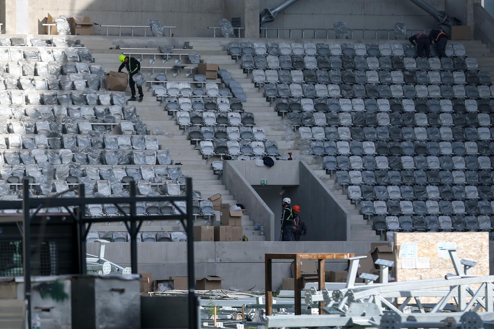 Radovi na novom stadionu u Kranjčevićevoj ulici napreduju iz dana u dan, a na sjevernoj tribini počelo je postavljanje stolica. 