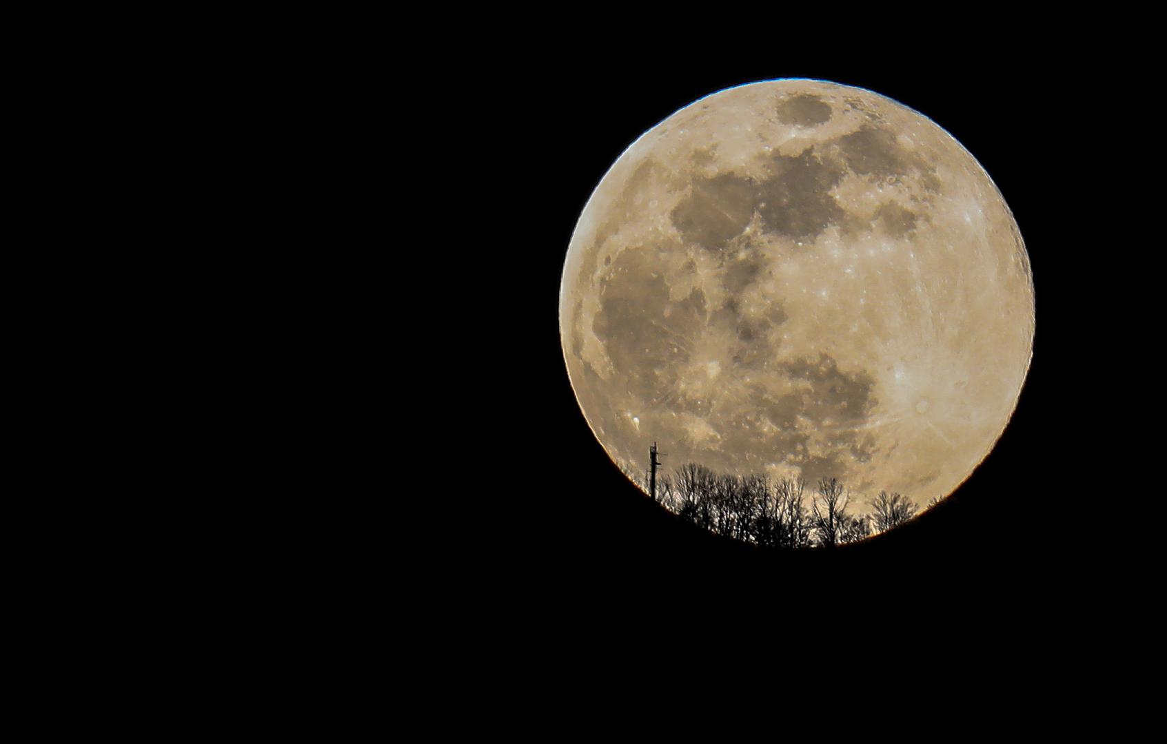 Idući Supermjesec očekuje nas još jedan u ožujku, no tada će biti nekoliko tisuća kilometara udaljeniji od Zemlje.