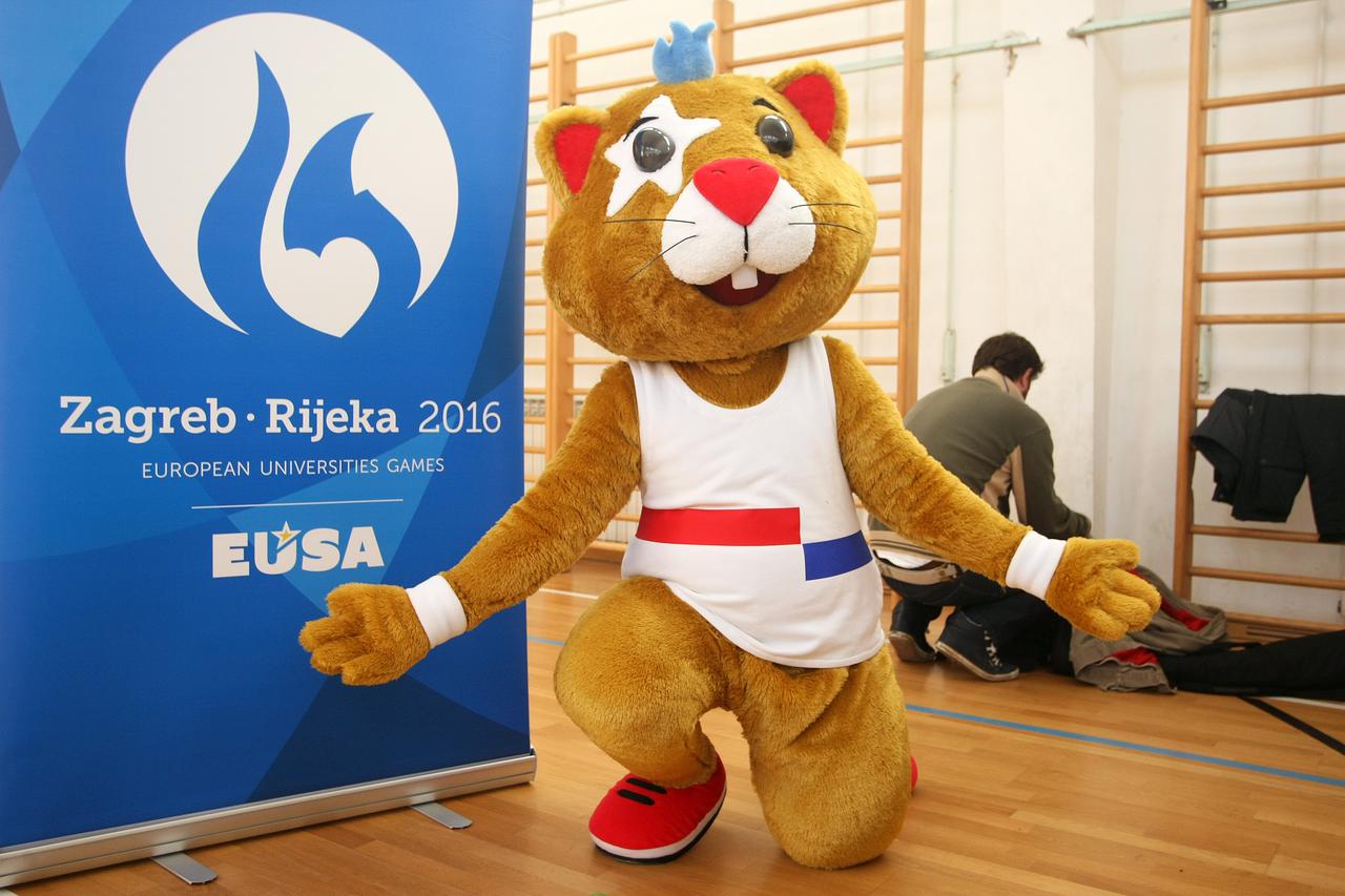 26.01.2015., Zagreb - U sportskoj dvorani 3. gimnazije predstavljena maskota Europskih sveuclisnih igara Rijeka - Zagreb 2016.    Photo: Luka Stanzl/PIXSELL