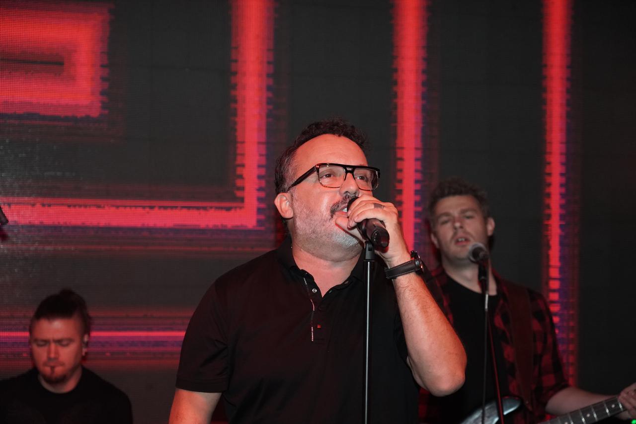 Beograd: Tony Cetinski održao nastup u restoranu Nacionalna klasa