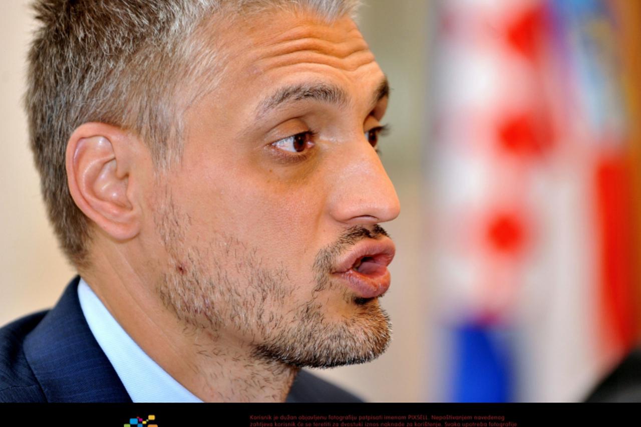 '20.04.2012., Zagreb - U Europskom domu, Cedomir Jovanovic, predsjednik Liberalno demokratske partije Srbije, sudjelovao je na skupu o Novim odnosima u regiji nakon nacionalizama.  Photo: Marko Lukuni
