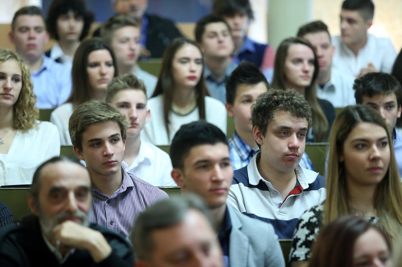 Studenti