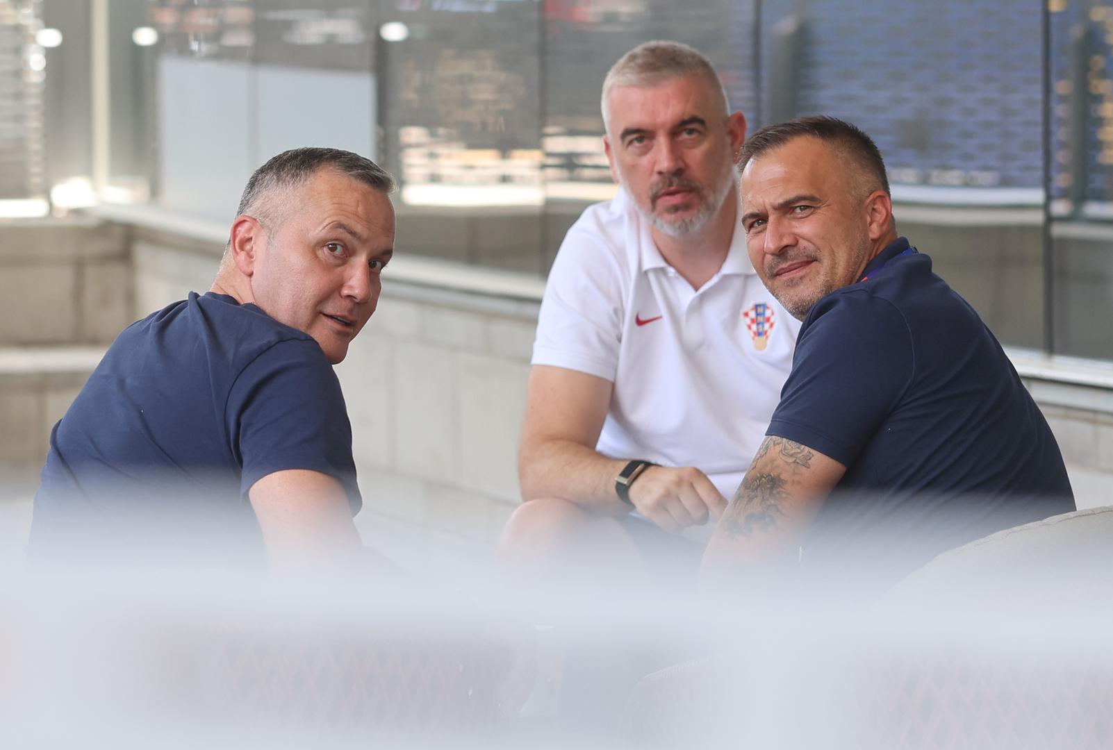 Marijan Kustić i Stipe Pletikosa na terasi hotela W u Dallasu