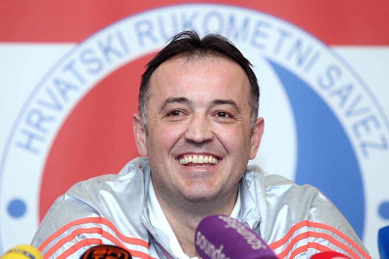 05.04.2013., hotel Panorama, Zagreb - Konferencija za medije hrvatske rukometne reprezentacije uoci kvalifikacijske utakmice za Euro 2014. protiv Madjarske. Izbornik Slavko Goluza.  Photo: Goran Stanzl/PIXSELL