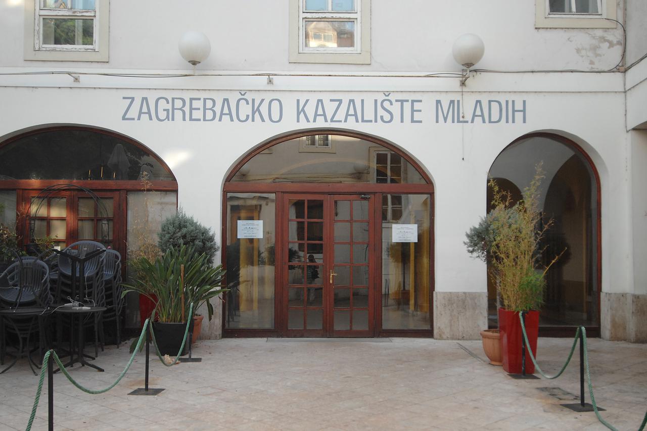 Zagreb: Ilustracije zgrada gradskih kazališta