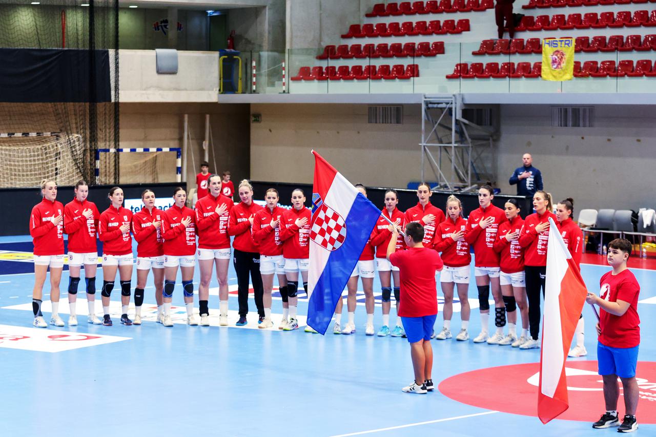 Novigrad: Rukometna utakmica Croatia Cupa između Hrvatske i Poljske