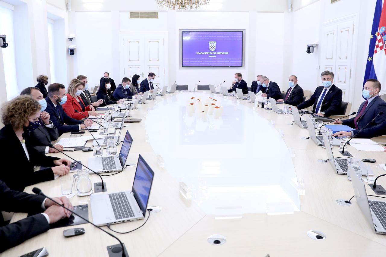 Zagreb: Na sjednici Vlade RH raspravljano o rekordnom broju oboljelih od koronavirusa