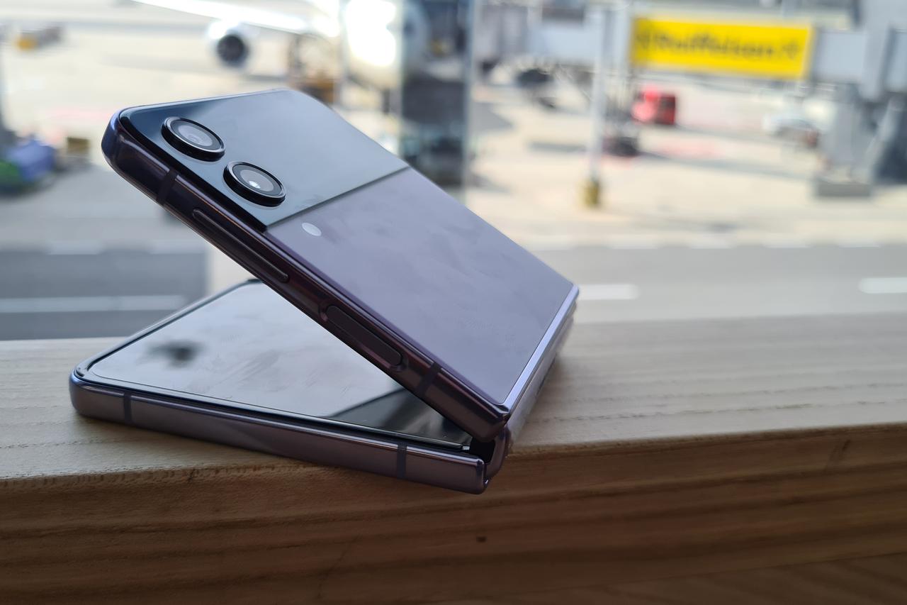 Samsung Galaxy Z Flip4