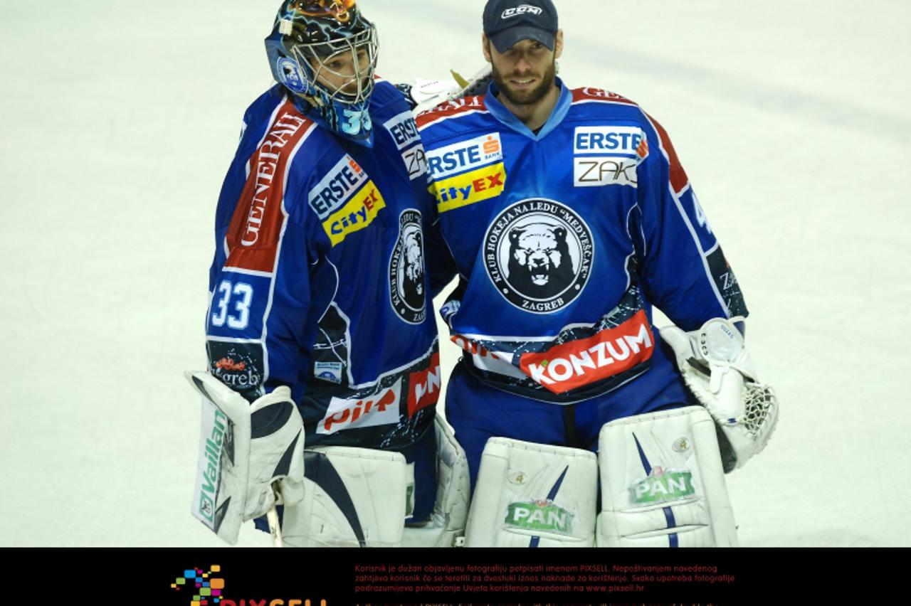 '11.03.2012., Ledena dvorana Doma sportova, Zagreb - Treca polufinalna utakmica doigravanja EBEL lige,  KHL Medvescak - EC-KAC. Robert Kristan i Michael Ouzas.  Luka Stanzl/PIXSELL'