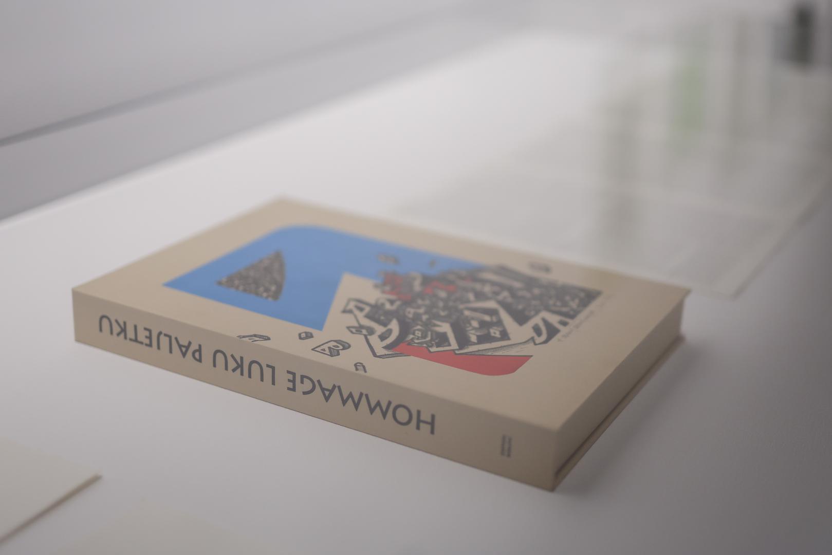 18.02.2025., Zagreb - Predstavljanje pjesnicko-graficke mape "List je covjek koji hoda zrakom: hommage Luku Paljetku" kolekcionara i promicatelja graficke umjetnosti Boze Biskupica u Muzeju suvremene umjetnosti. Suvremeni hrvatski i slovenski likovni umjetnici i umjetnice u raznim grafickim tehnikama vizualizirali su svoj dozivljaj Luka Paljetka u 34 grafike, akvarel i fotografski ispis, te 17 pjesama. Photo: Igor Kralj/PIXSELL