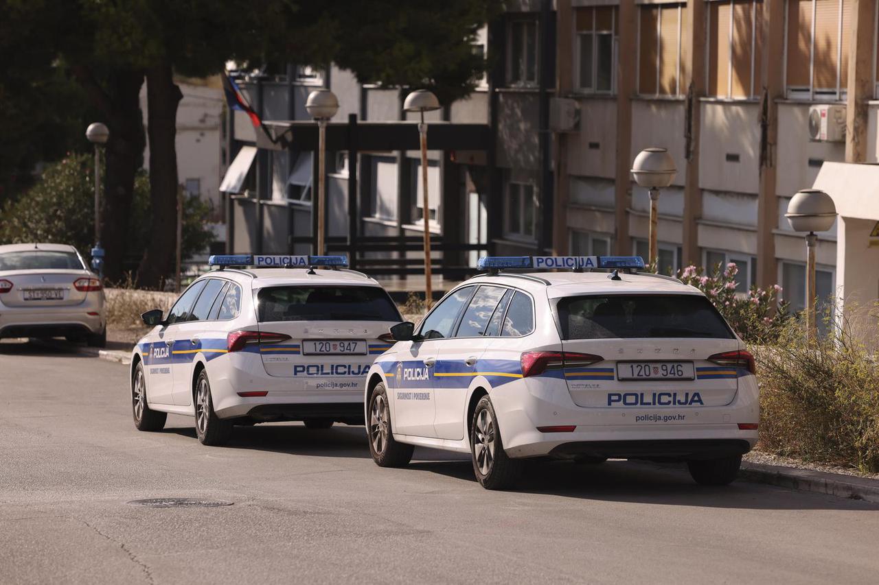 Split: Policijski očevid na Kopilici na mjestu pokušaja ubojstva i navodno samoubojstva