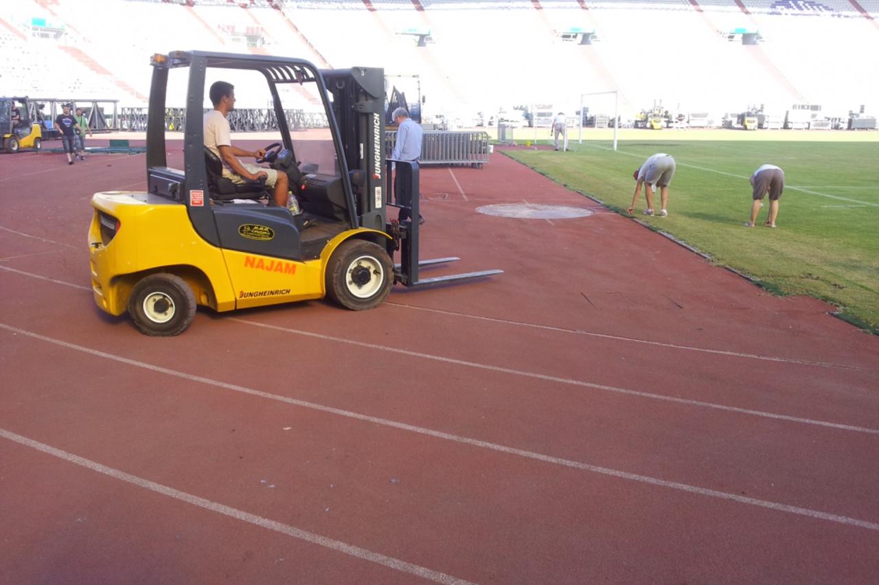 Hajduk, Poljud, travnjak (1)